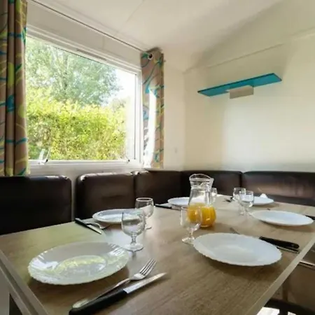 캠프장 4 Etoiles - Piscine - Efceih