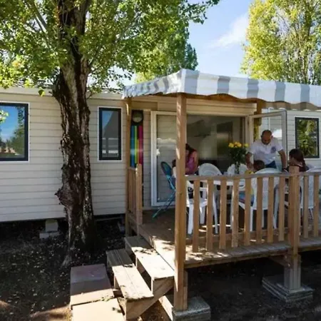 4 Etoiles - Piscine - Efceih