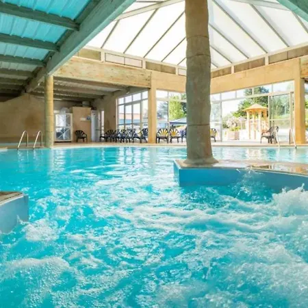 4 Etoiles - Piscine - Efceih