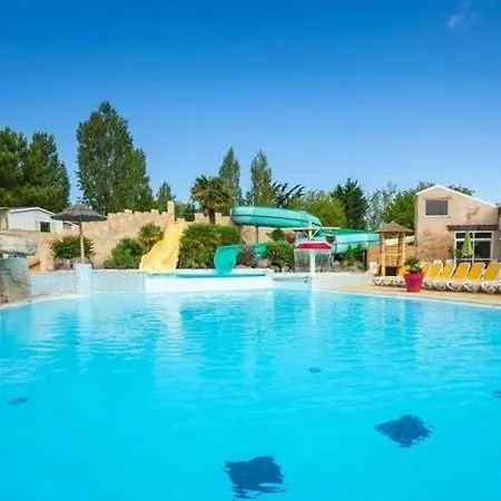 Kamp alanı 4 Etoiles - Piscine - Efceih *