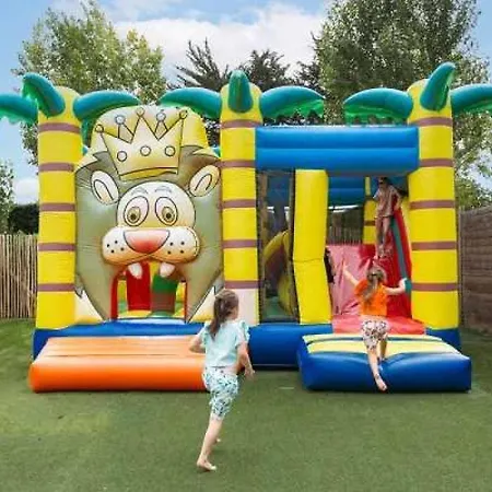 4 Etoiles - Piscine - Efceih Kamp alanı