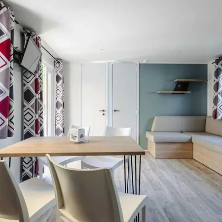 Kamp alanı 4 Etoiles - Piscine - Efceih *