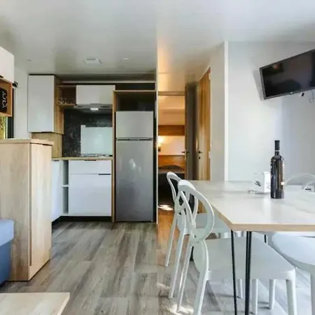 4 Etoiles - Piscine - Efceih 캠프장