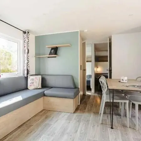 캠프장 4 Etoiles - Piscine - Efceih *