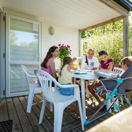 4 Etoiles - Piscine - Efceih *