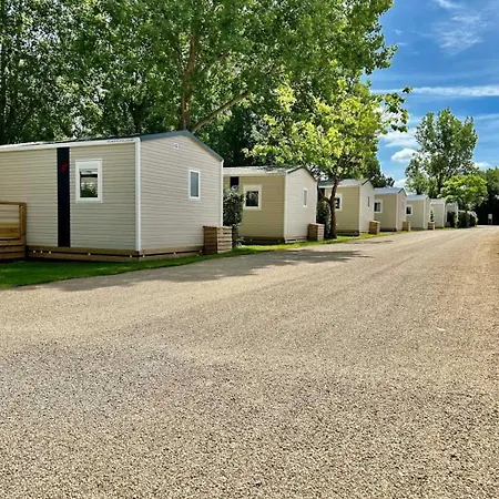 4 Etoiles - Piscine - Efceih *