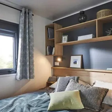 4 Etoiles - Piscine - Efceih *