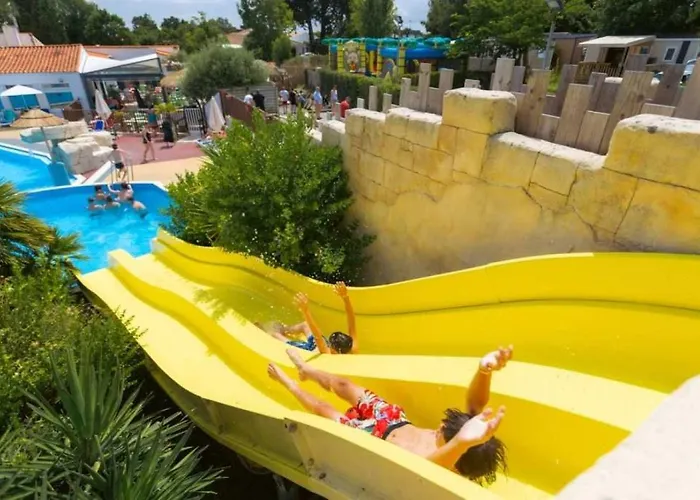 4 Etoiles - Piscine - Efceih 营地