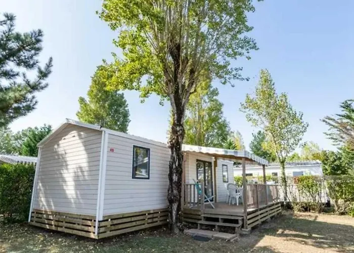 营地 4 Etoiles - Piscine - Efceih