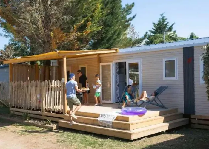 营地 4 Etoiles - Piscine - Efceih