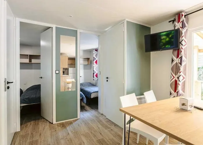 4 Etoiles - Piscine - Efceih 营地