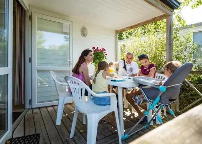 4 Etoiles - Piscine - Efceih *