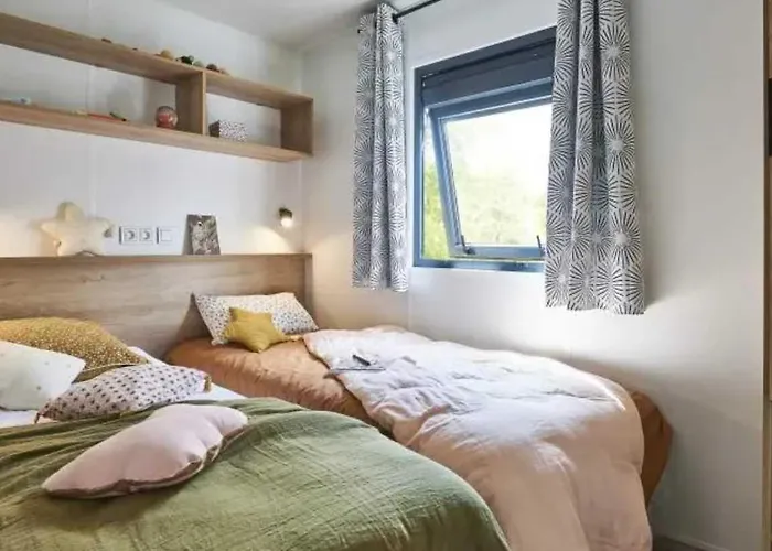 4 Etoiles - Piscine - Efceih